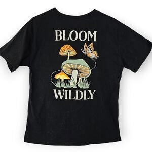 Organic Generation Bloom Wildly mushroom black tee shirt top toadstoal  Medium
